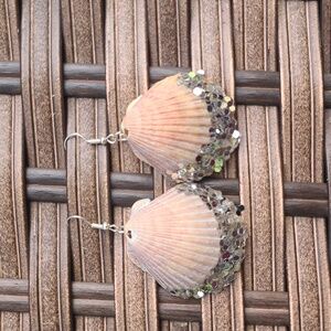Shell earrings